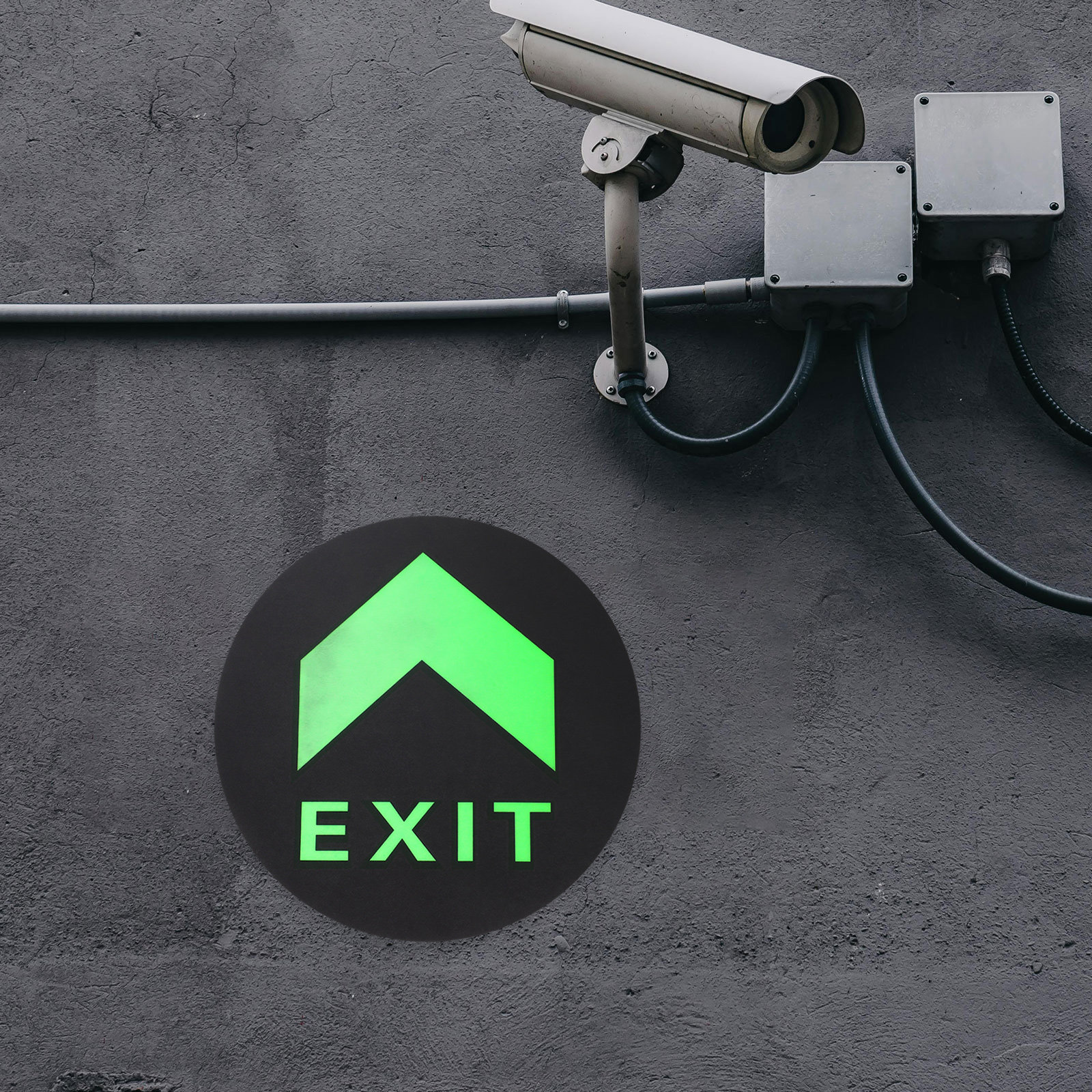 Набор из 5 светящихся в темнот – обзор и цена Emergency Exit Sign
